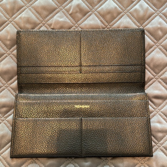 Yves Saint Laurent wallet. Never used! - Picture 3 of 6